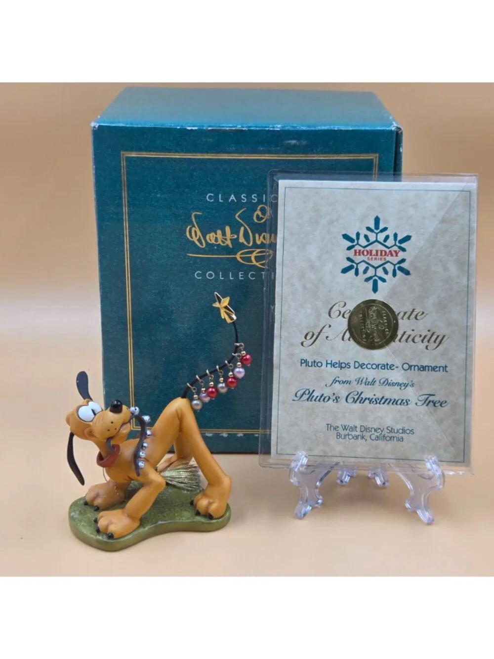 WDCC Pluto's Christmas Tree Pluto Helps Decorate Disney Annual Ornament